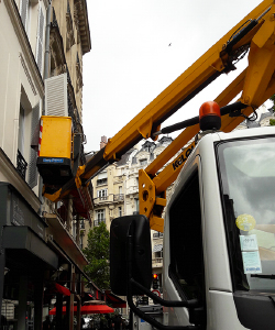 dépose persiennes métalliques avec nacelle